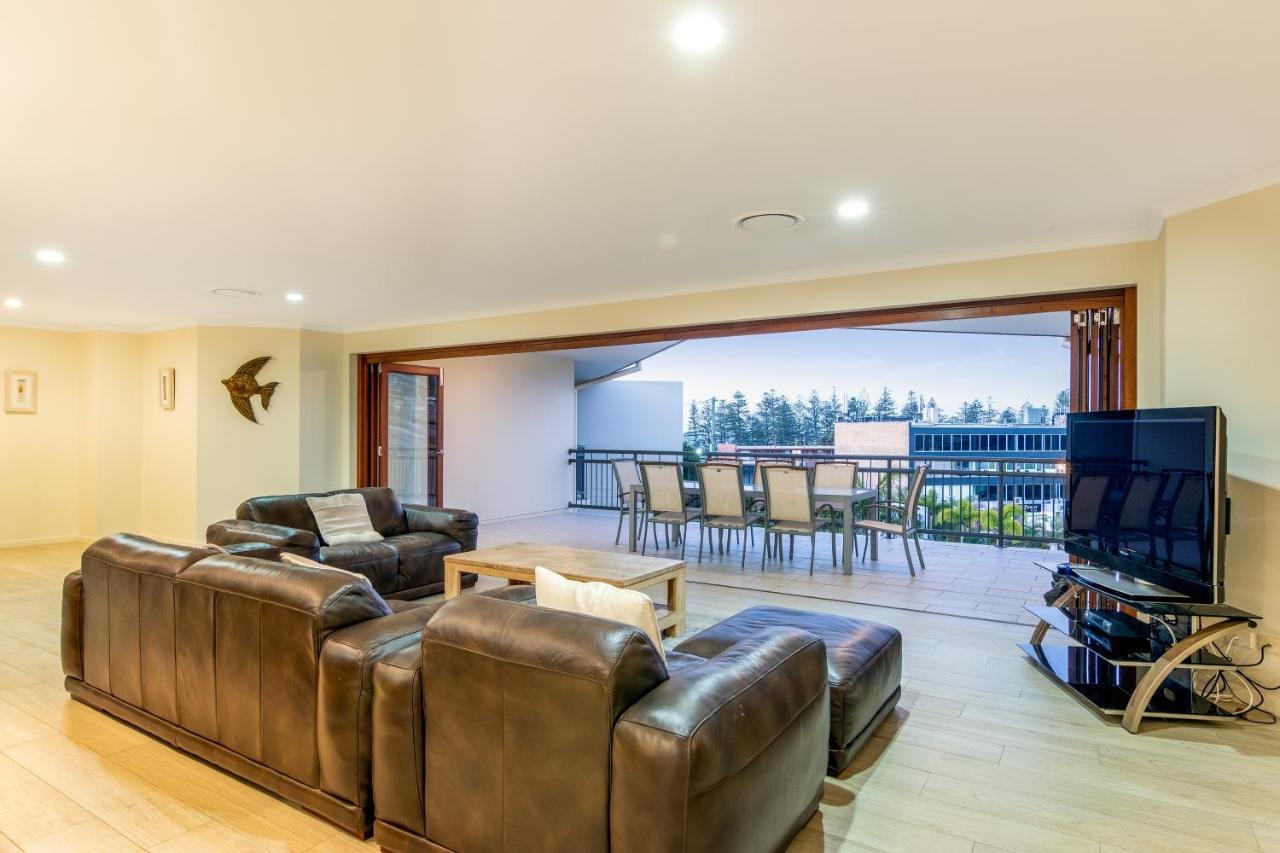 The Village Holiday Apartments At Burleigh Heads Gold Coast Exterior foto