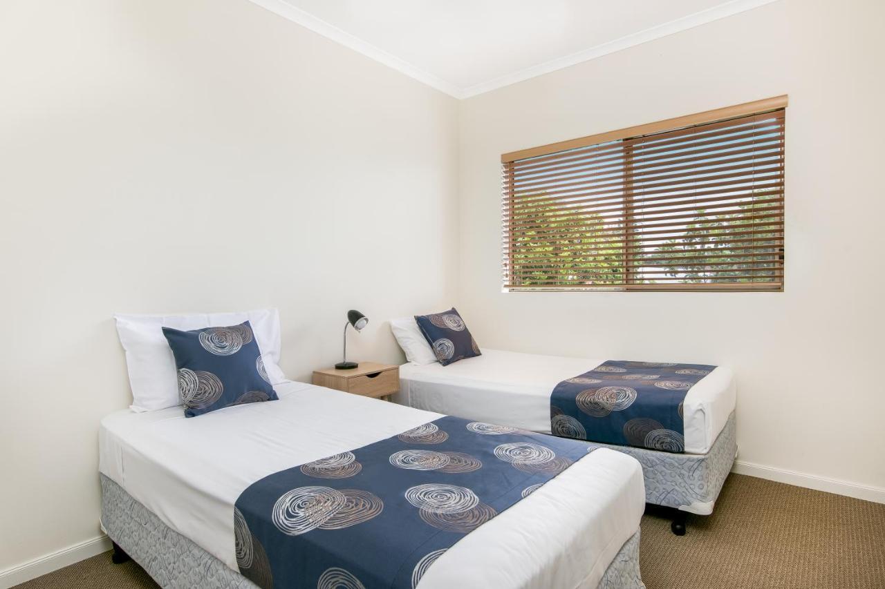 The Village Holiday Apartments At Burleigh Heads Gold Coast Exterior foto