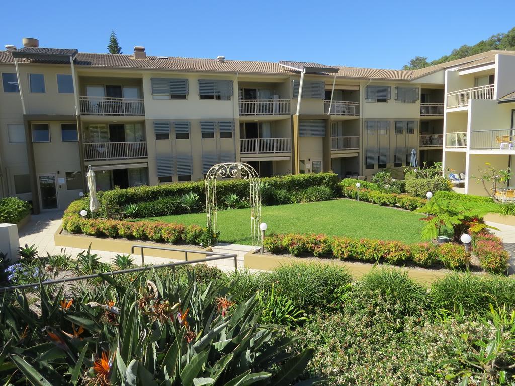 The Village Holiday Apartments At Burleigh Heads Gold Coast Exterior foto