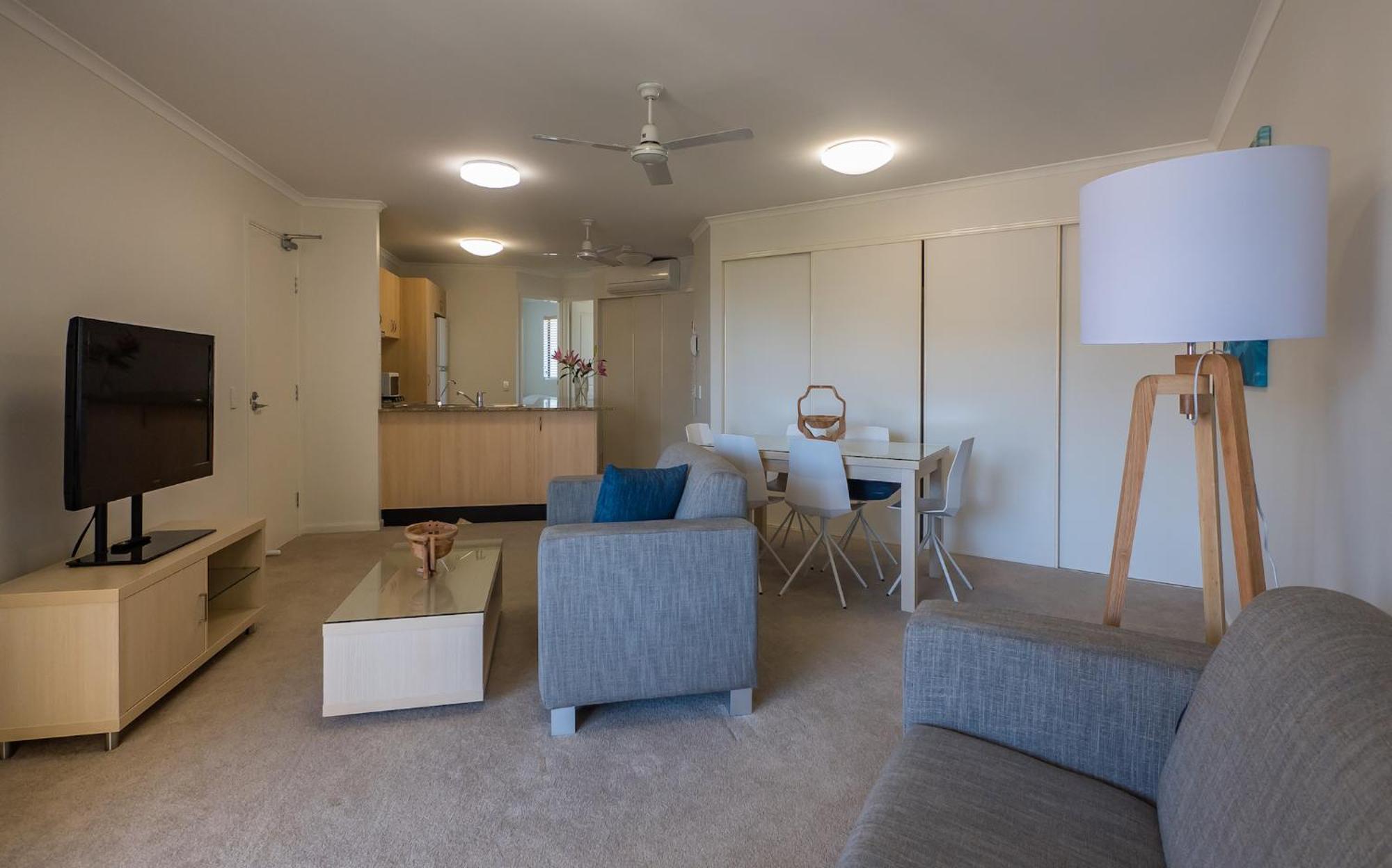 The Village Holiday Apartments At Burleigh Heads Gold Coast Exterior foto