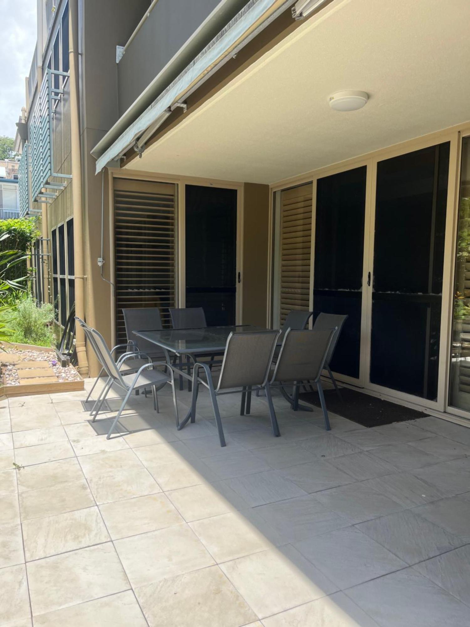 The Village Holiday Apartments At Burleigh Heads Gold Coast Exterior foto