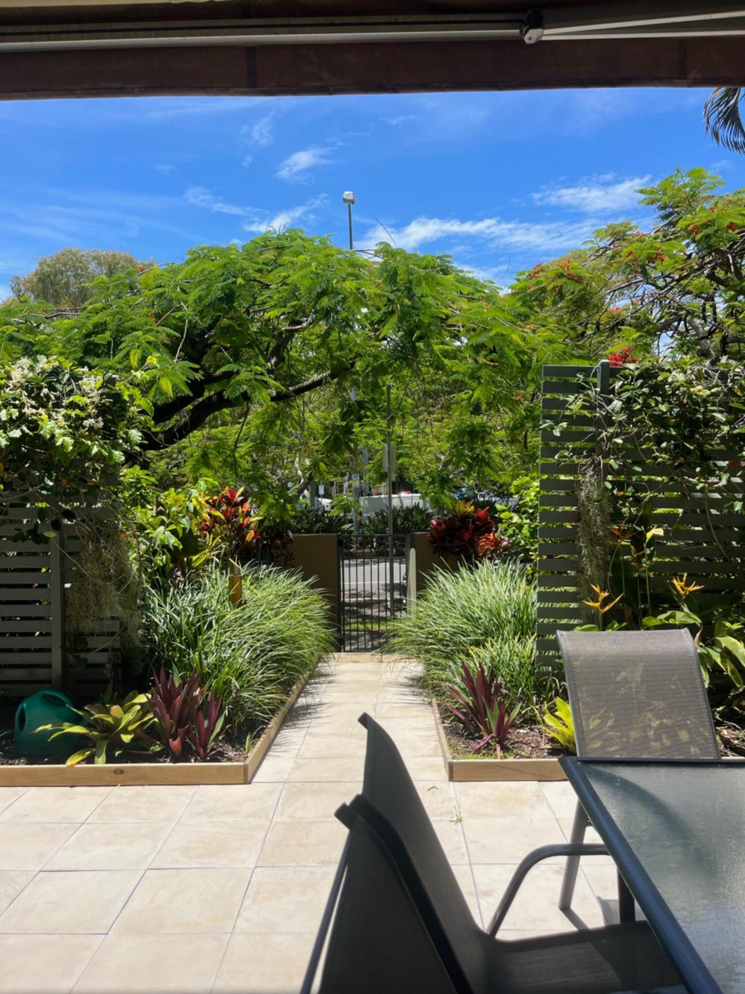 The Village Holiday Apartments At Burleigh Heads Gold Coast Exterior foto