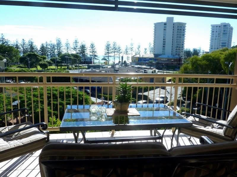The Village Holiday Apartments At Burleigh Heads Gold Coast Exterior foto